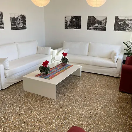 The Grand Apartamento